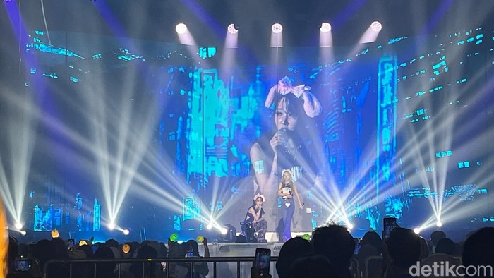 MAMAMOO+ 1ST FAN CONCERT [TWO RABBITS CODE] - ASIA TOUR in JAKARTA, konser pertama MAMAMOO+ di Jakarta ini digelar pada Sabtu (18/11/2023) di Sutera Hall, Mall@Alam Sutera, Tangerang.