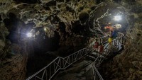 Gua ini berada di tengah kota sehingga mudah untuk diakses wisatawan.