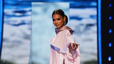 Foto: Miss Pakistan-Bahrain Pakai Baju Tertutup di Sesi Swimsuit Miss Universe