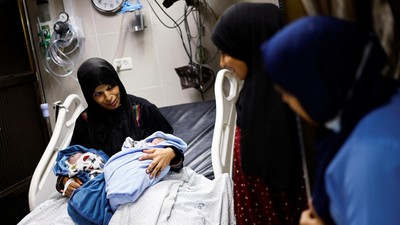 Momen Haru Ibu Lahirkan Bayi Kembar di Tengah Perang Gaza