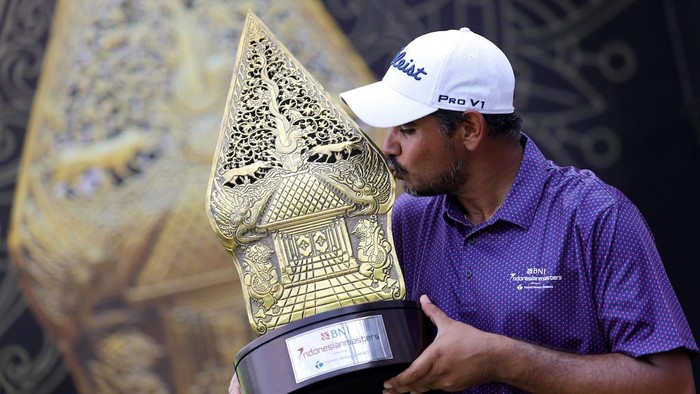 Pegolf asal India, Gaganjeet Bhullar keluar sebagai juara kompetisi Indonesian Masters 2023. Keberhasilan itu juga membuatnya mencatatkan rekor baru di level Asian Tour.