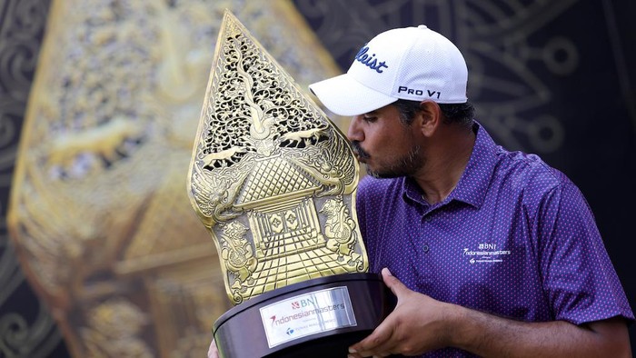 Pegolf India Gaganjeet Bhullar Juara Indonesian Masters 2023 Pegolf asal India, Gaganjeet Bhullar keluar sebagai juara kompetisi Indonesian Masters 2023. Keberhasilan itu juga membuatnya mencatatkan rekor baru di level Asian Tour.