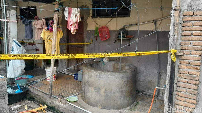 Penampakan sumur lokasi mayat lansia korban pembunuhan di Makassar dibuang. Darwan/detikSulsel