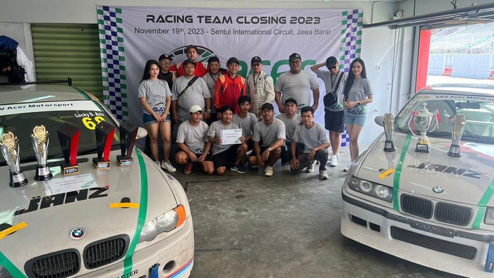 Tim Balap SAV Acer Motorsport Sabet Juara Umum ETCC Tim balap SAV Acer Motorsport menjadi juara umum dalam Kelas Novice European Touring Car Championship (ETCC) yang merupakan salah satu program nasional dari Indonesia Sentul Series of Motorsport (ISSOM) 2023, Dan Juara umum disabet oleh pembalap mereka, Hendra Kamdani.