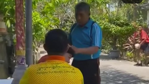 Video viral di medsos dugaan kekerasan oleh guru saat sidak rambut di SMPN 2 Kuta, Badung, beberapa waktu lalu. (Foto Tangkapan layar)
