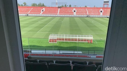 Wisata tur Stadion Kapten I Wayan Dipta di Gianyar, Bali.