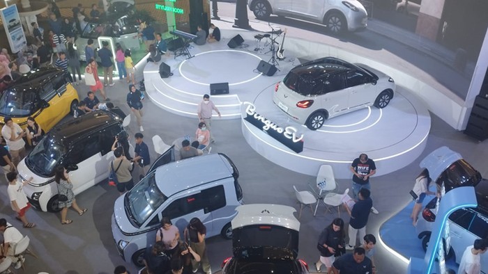 Wuling BinguoEV dipamerkan di Summarecon Mall Serpong