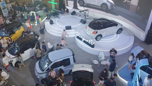 Wuling BinguoEV dipamerkan di Summarecon Mall Serpong