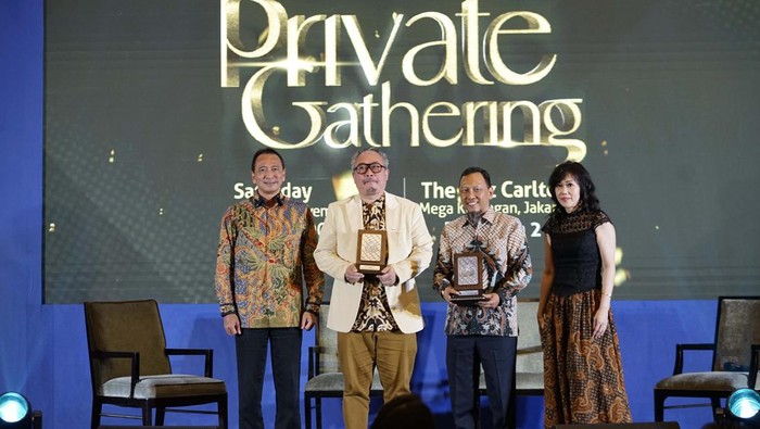 Agung Podomoro Gelar Private Gathering Agung Podomoro gelar private gathering di Hotel The Ritz Carlton, Jakarta. Agung Podomoro menyambut kebijakan yang memudahkan WNA memiliki properti.