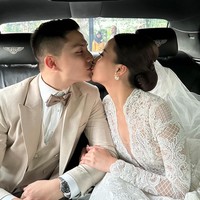 Sang suami, Kenji diketahui berprofesi sebagai pilot. Melalui akun Instagram Anggi pun membagikan pose mesra keduanya setelah menikah. Unggahannya itu pun banjir ucapan selamat dari para netizen. Foto: Instagram/@anggimarito