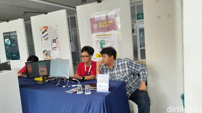 Tim Nutripal STMIK Sinar Nusantara ciptakan aplikasi hitung kalori hingga rekomendasikan makanan sehat, Senin (20/11/2023).