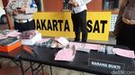 Hasil Ghisca Tipu-tipu Tiket Coldplay: MacBook hingga Tas Total Rp 600 Juta
