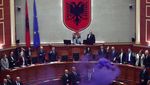 Bom Asap Warnai Sidang Parlemen Albania