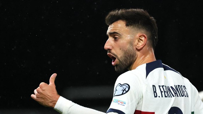 Soccer Football - UEFA Euro 2024 Qualifier - Group J - Liechtenstein v Portugal - Rheinpark Stadion, Vaduz, Liechtenstein - November 16, 2023 Portugals Bruno Fernandes reacts REUTERS/Denis Balibouse