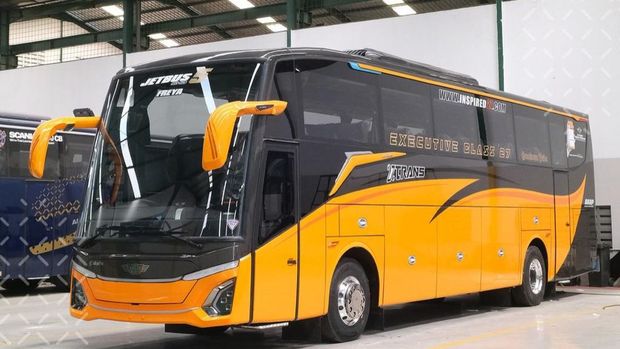 Bus baru PO 27 Trans besutan Adiputro