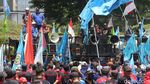 Kepung Gedung Sate, Buruh Minta Upah Naik 12 Persen di 2024