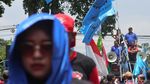 Kepung Gedung Sate, Buruh Minta Upah Naik 12 Persen di 2024