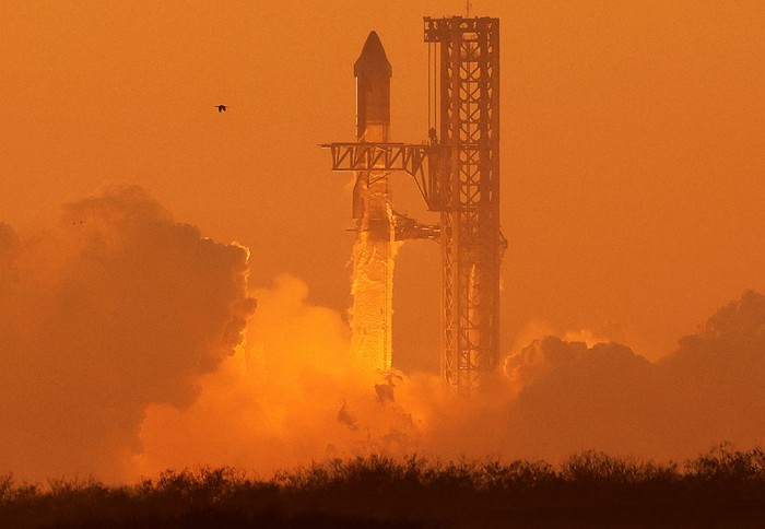 SpaceXs next-generation Starship spacecraft atop its powerful Super Heavy rocket is launched from the companys Boca Chica launchpad on an uncrewed test flight, near Brownsville, Texas, U.S. November 18, 2023. REUTERS/Joe Skipper     TPX IMAGES OF THE DAY