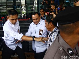 Firli Masih Terima 75% Gaji Usai Diberhentikan Sementara dari Ketua KPK