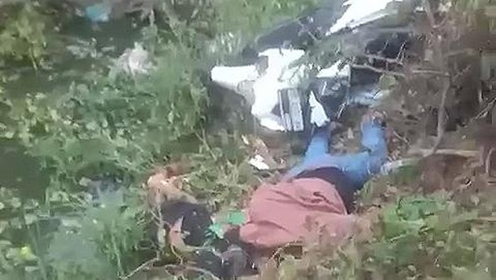 Empat orang tewas usa motor yang ditumpangi terjun bebas masuk jurang