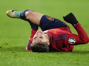 Gavi Cedera Parah, Pemain Real Madrid yang Pertama Memeluknya