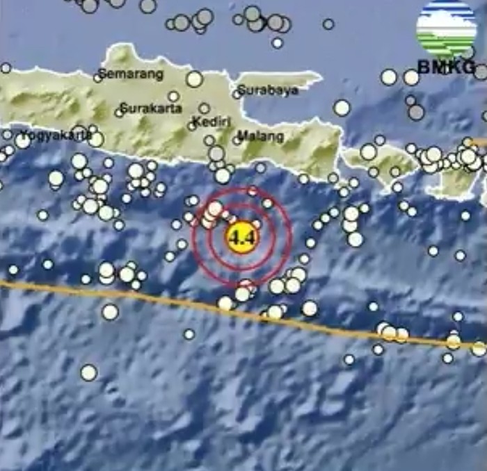 gempa malang M 4,4
