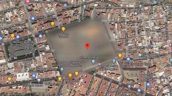 Patio de los Naranjos, yang diterjemahkan menjadi Orange Tree Yard, adalah sebuah wilayah di Almeria, Spanyol. Tidak jelas mengapa area tersebut dblur oleh Google Maps, tetapi kemungkinan terkait dengan bangunan pemerintah di sekitarnya. Foto: Brightside