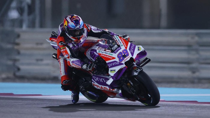 MotoGP - Grand Prix of Qatar - Lusail International Circuit, Lusail, Qatar - November 19, 2023 Prima Pramac Racings Jorge Martin in action during the MotoGP race REUTERS/Ibraheem Al Omari