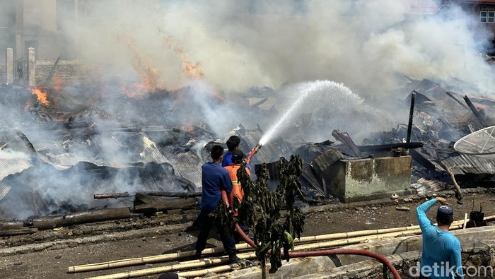Kebakaran terjadi di Dusun Amessangeng, Desa Goarie, Kecamatan Marioriwawo, Kabupaten Soppeng.