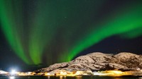 Keindahan cahaya di langit utara ini memang tiada duanya, hal ini membuatnya diberikan nama yang sama indahnya yakni Aurora Borealis.   