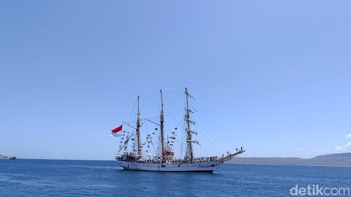 KRI Dewaruci