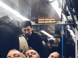 Deretan Potret Kebetulan Dengan Timing yang Tepat