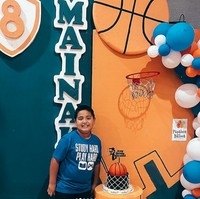 Mainaka sendiri diketahui merupakan anak kedua Nia Ramadhani dan Ardi Bakrie yang lahir pada 17 November 2015. Mainaka memiliki seorang kakak perempuan bernama Mikhayla Zalindra Bakrie dan seorang adik laki-laki bernama Magika Zalardi Bakrie. Foto: Instagram/@ramadhaniabakrie