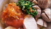 Bakso Cilok Kuah Arjuna berlokasi di Pagedangan, Tangerang. Di sini ada menu bakso cilok kuah dengan aneka topping, seperti gajih sapi dan telur puyuh. Foto: Bakso Cilok Kuah Arjuna
