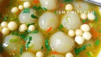 Cilok goang di Kebon Jeruk bisa dinikmati di Warkop Teteh Kuningan. Menunya ada cilok goang ceker ijo ijo dan cilok goang rewog. Harganya mulai dari Rp 15 ribu. Foto: Ismy Kitchen