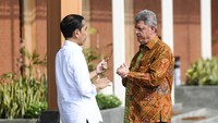 Dalam pelepasan ini, hadir Dubes Palestina untuk Indonesia Zuhair S.M Al Shun.  