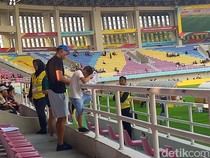 Pemain Persis Solo Nonton Ekuador Vs Brasil, Jaimerson Pasang Bendera Brasil