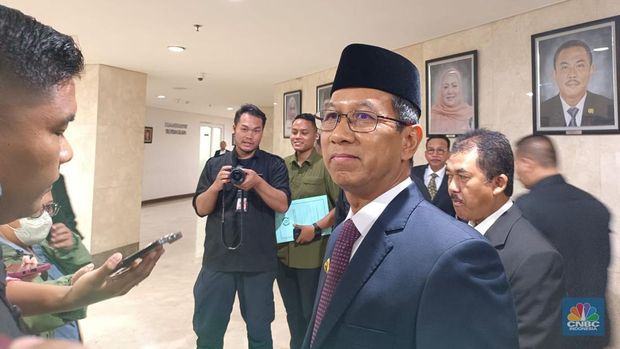 Pj Gubernur DKI Jakarta Heru Budi Hartono. (CNBC Indonesia/Martyasari Rizky)