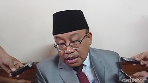 Pj Gubernur NTB Lalu Gita Ariadi saat ditemui di Kantor DPRD NTB pada Senin (20/11/2023).