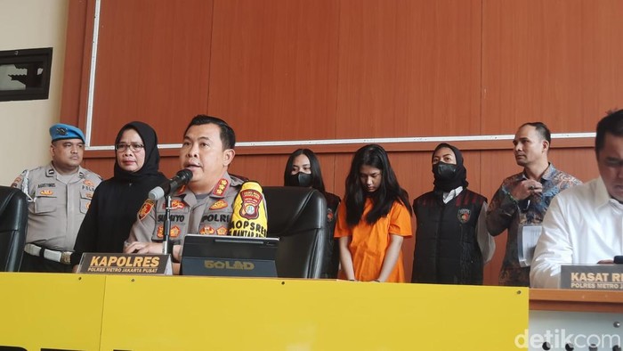 Polres Metro Jakpus menerima 6 laporan terkait penipuan jual beli tiket Coldplay. Polisi mencatat ada laporan penipuan 2.268 tiket dan kerugian Rp 5,1 miliar. (Annisa AR/detikcom)