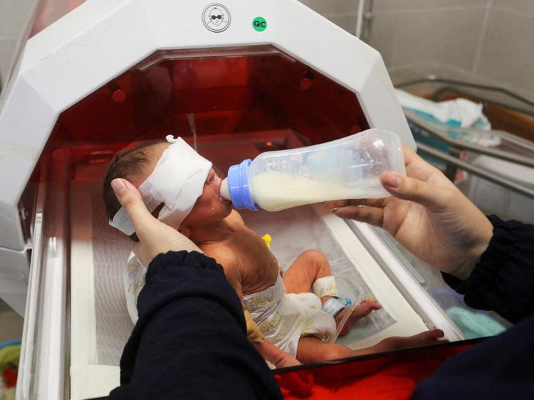 31 Bayi Prematur Dievakuasi Saat RS Al Shifa Gaza Jadi Zona Kematian