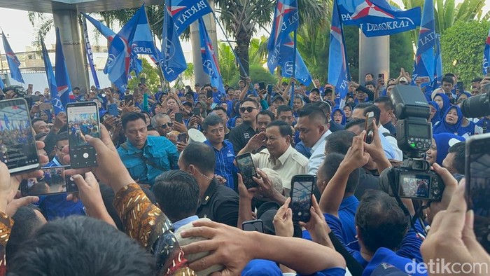 Prabowo datang ke acara Demokrat di Madiun
