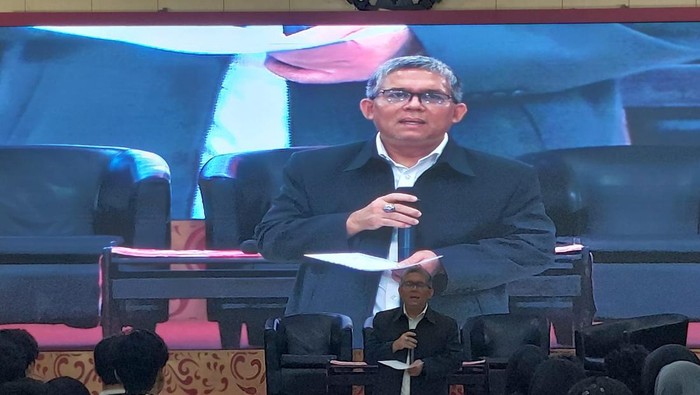 Rektor UPN di acara dPreneur, ‘Tetap Eksis Meski Budget Tipis’, di Auditorium Bhineka Tunggal Ika, Gedung Rektorat UPN Veteran Jakarta, Pondok Labu, Jakarta Selatan, Senin (20/11/2023).