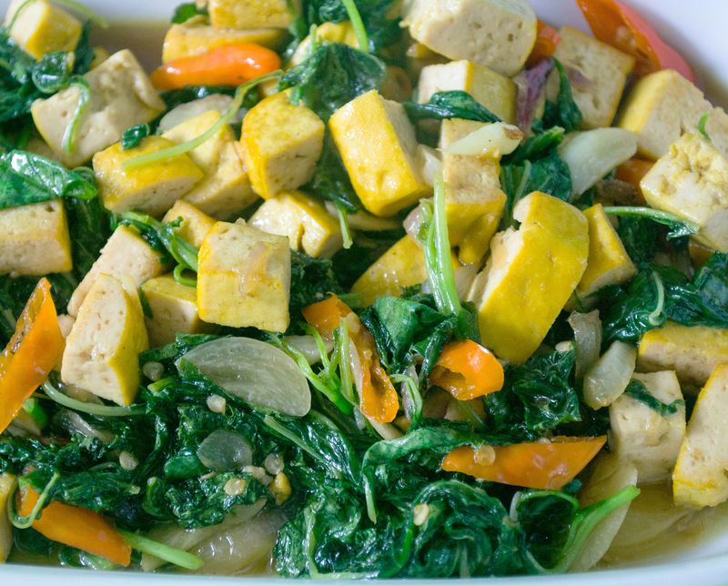 Resep Tumis Bayam dan Tahu Kuning