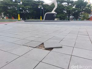 Belum Ada Sebulan Diresmikan, Taman Pataraksa Cirebon Kok Sudah Rusak?