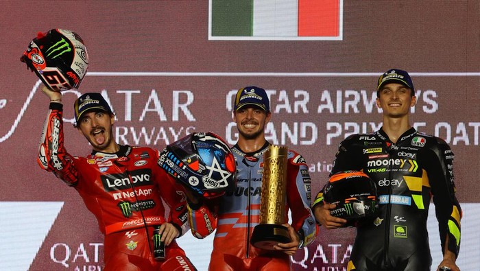 MotoGP - Grand Prix of Qatar - Lusail International Circuit, Lusail, Qatar - November 19, 2023 Gresini Racing MotoGPs Fabio Di Giannantonio celebrates after winning the Grand Prix of Qatar REUTERS/Ibraheem Al Omari