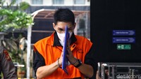 General Manager PT Primalayan Teknologi Persada tersebut diperiksa sebagai tersangka dalam kasus dugaan korupsi penyaluran bantuan sosial beras yang merugikan keuangan negara Rp 127,5 miliar.  