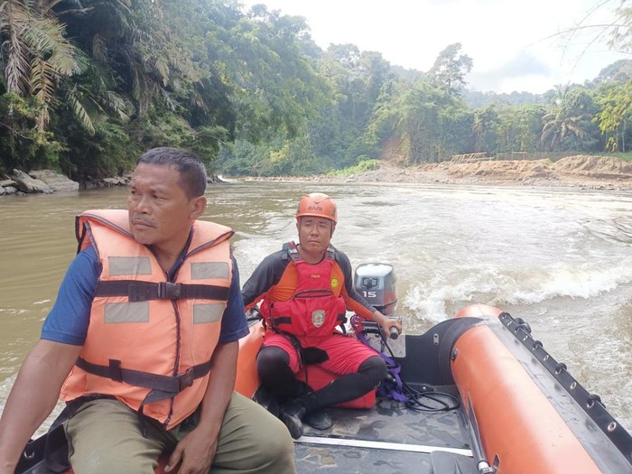 Tim SAR masih melakukan pencarian terhadap bocah yang hilang tenggelam