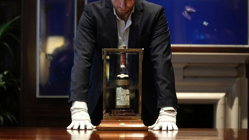 Whiskey 100 Tahun Ini Pecahkan Rekor Lelang Laku Rp 404 Miliar!