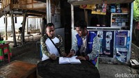 Asdar menjadi agen UMi setelah sebelumnya membuka agen BRILink dari PT Bank Rakyat Indonesia (persero) Tbk. Seperti diketahui, UMi adalah program Holding Ultra Mikro (UMi) yang diinisiasi oleh tiga entitas Kementerian BUMN yaitu BRI, Pegadaian, dan PNM.   